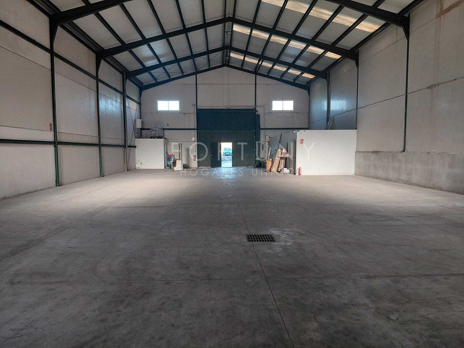 Komercyjne do wynajęcia w Colmenar - 2 700 € (Ref: 9777520)