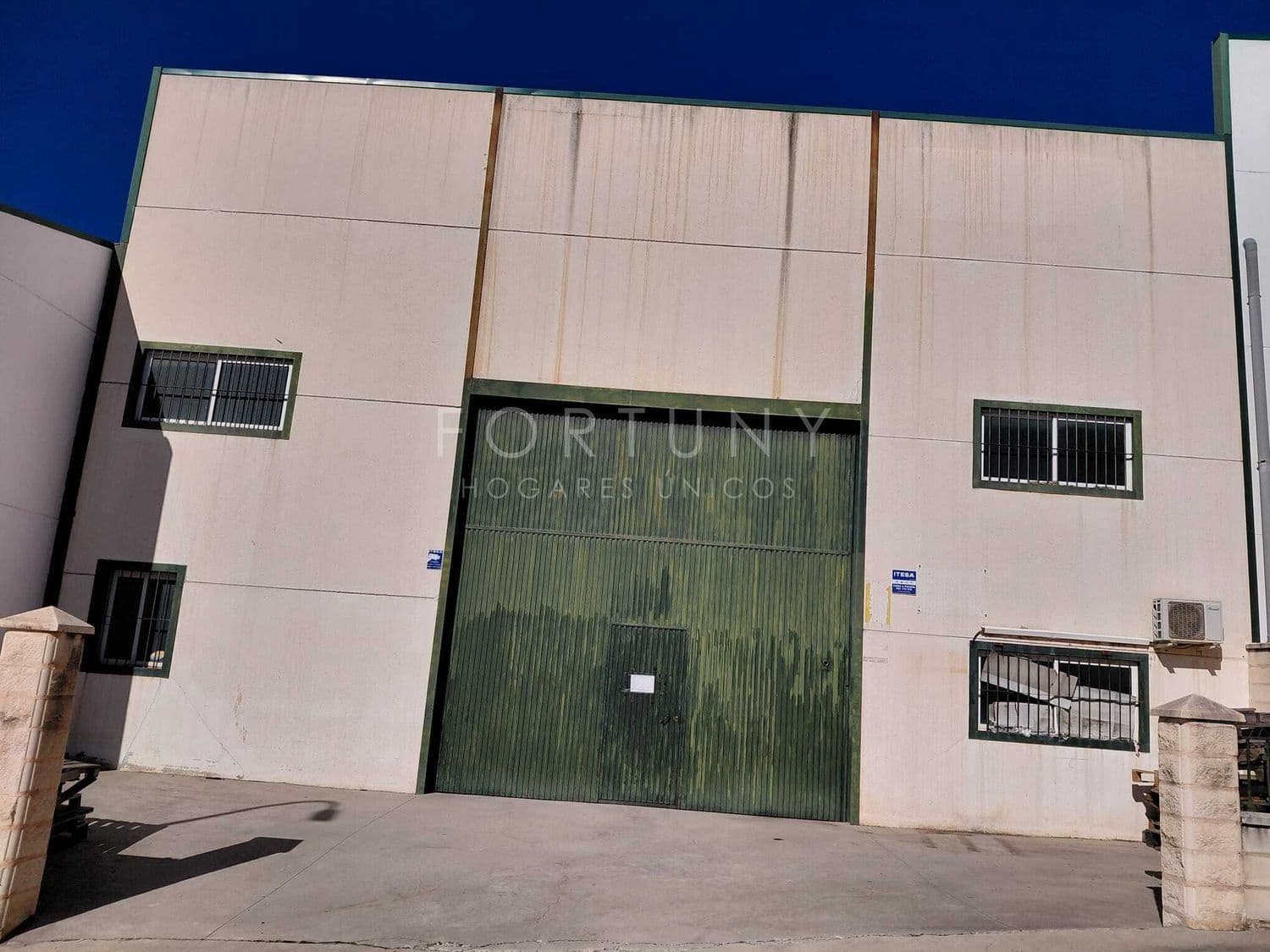 Komercyjne do wynajęcia w Colmenar - 2 700 € (Ref: 9777520)