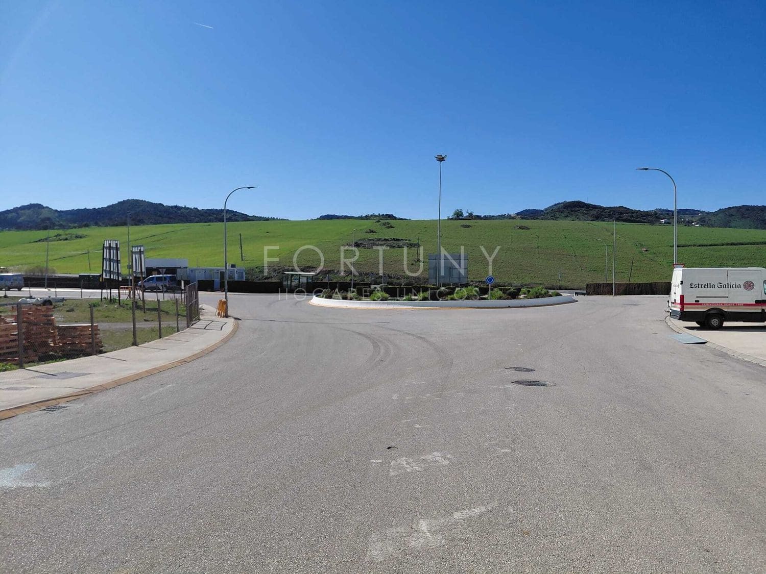 Komercyjne do wynajęcia w Colmenar - 2 700 € (Ref: 9777520)