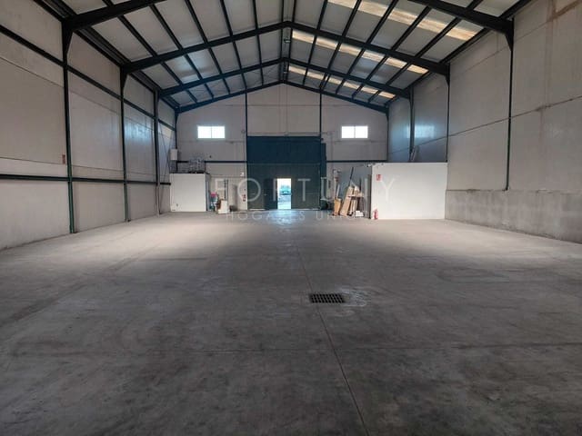 Komercyjne do wynajęcia w Colmenar - 2 700 € (Ref: 9777520)