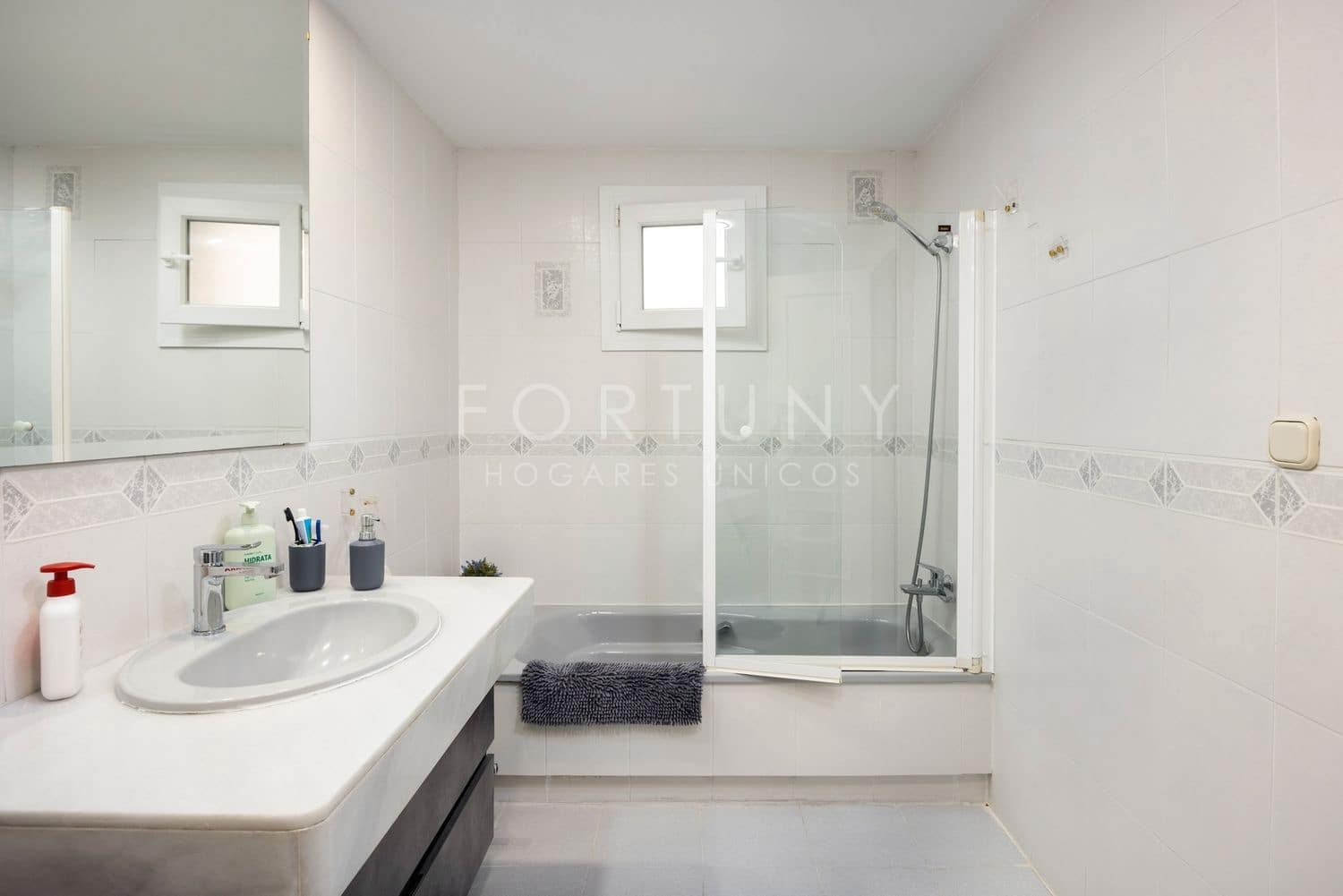 5 soverom Leilighet til salgs i Malaga by med svømmebasseng garasje - € 1 200 000 (Ref: 9790056)