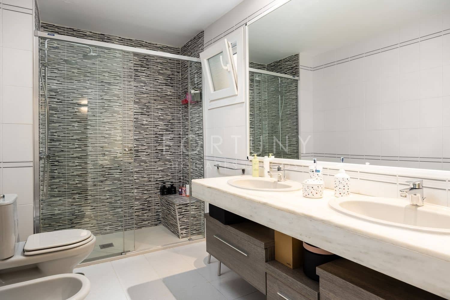 5 soverom Leilighet til salgs i Malaga by med svømmebasseng garasje - € 1 200 000 (Ref: 9790056)