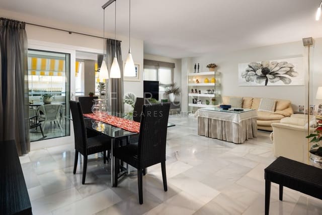 5 soverom Leilighet til salgs i Los Pinos, Málaga by med svømmebasseng garasje - € 1 200 000 (Ref: 9790056)