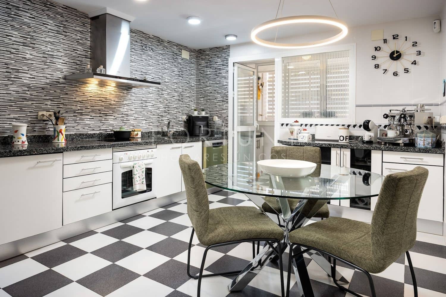 5 soverom Leilighet til salgs i Malaga by med svømmebasseng garasje - € 1 200 000 (Ref: 9790056)