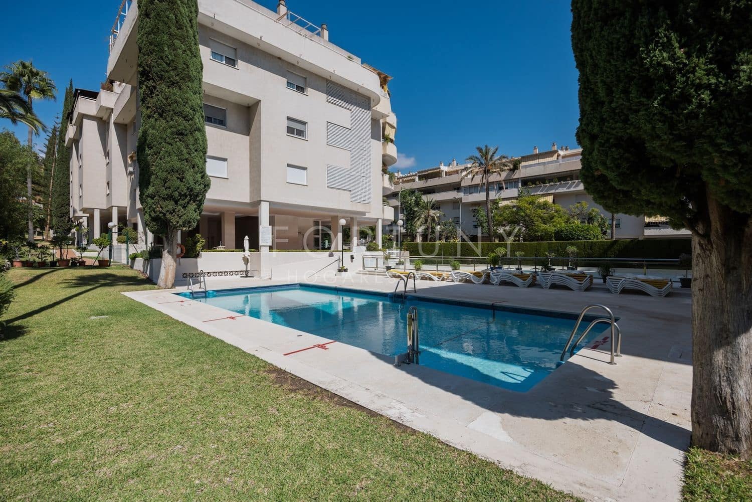 5 soverom Leilighet til salgs i Malaga by med svømmebasseng garasje - € 1 200 000 (Ref: 9790056)