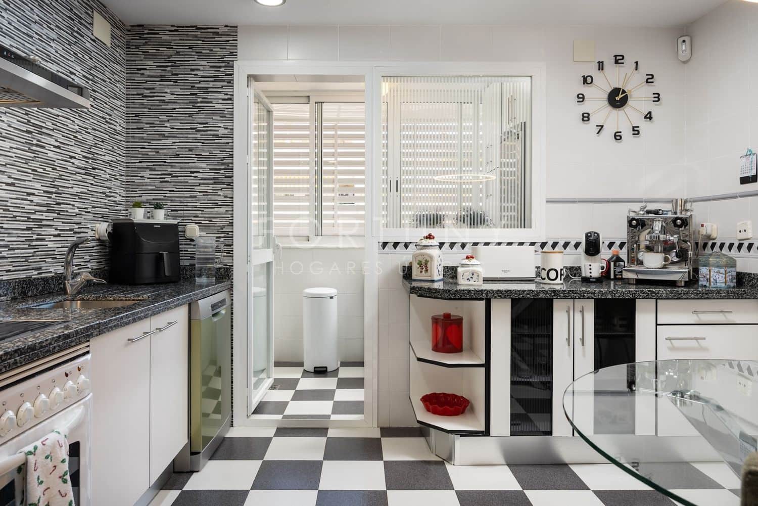 5 soverom Leilighet til salgs i Malaga by med svømmebasseng garasje - € 1 200 000 (Ref: 9790056)