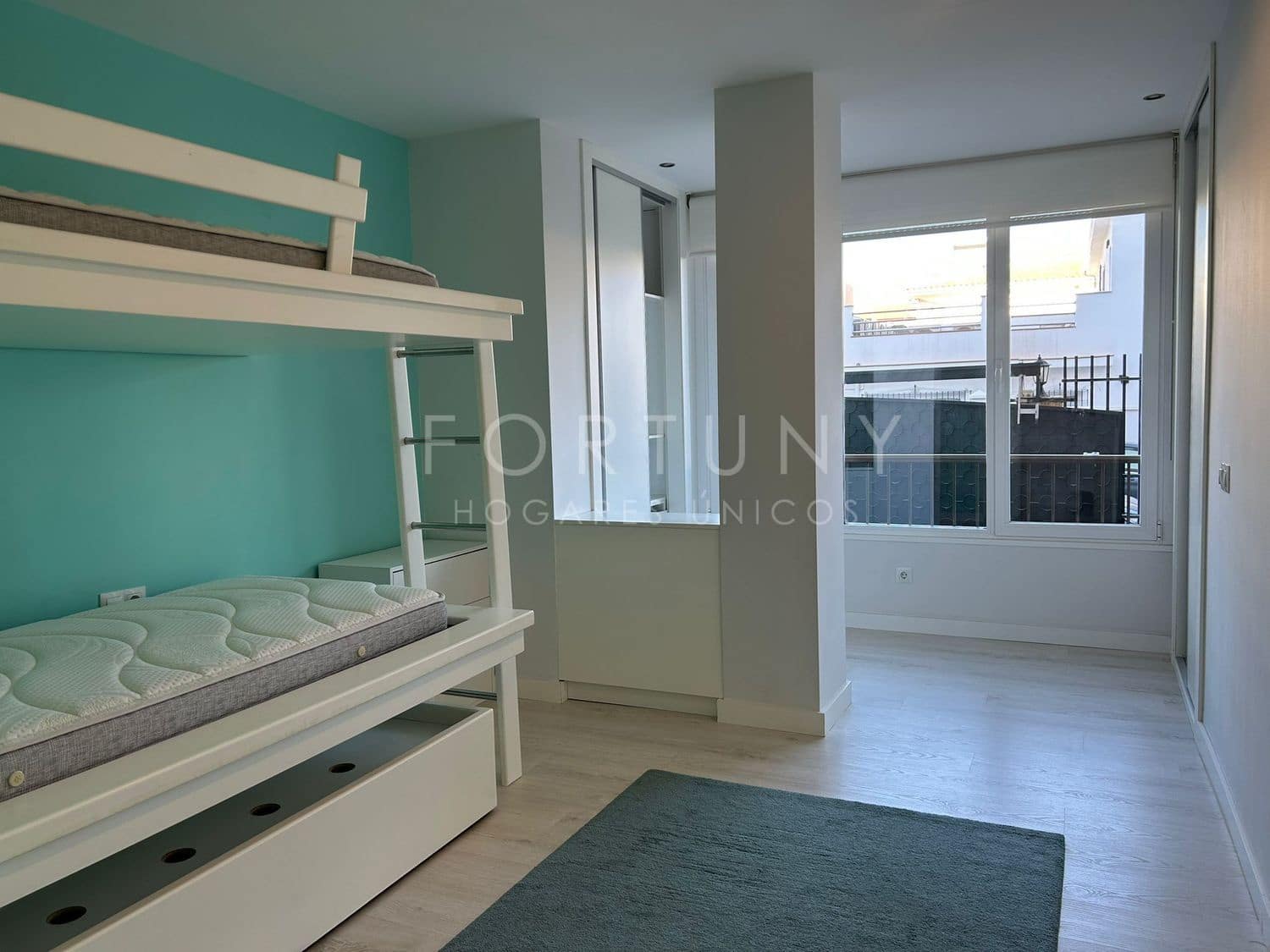 3 sovrum Lägenhet till salu i Malaga stad med pool garage - 645 000 € (Ref: 9810903)
