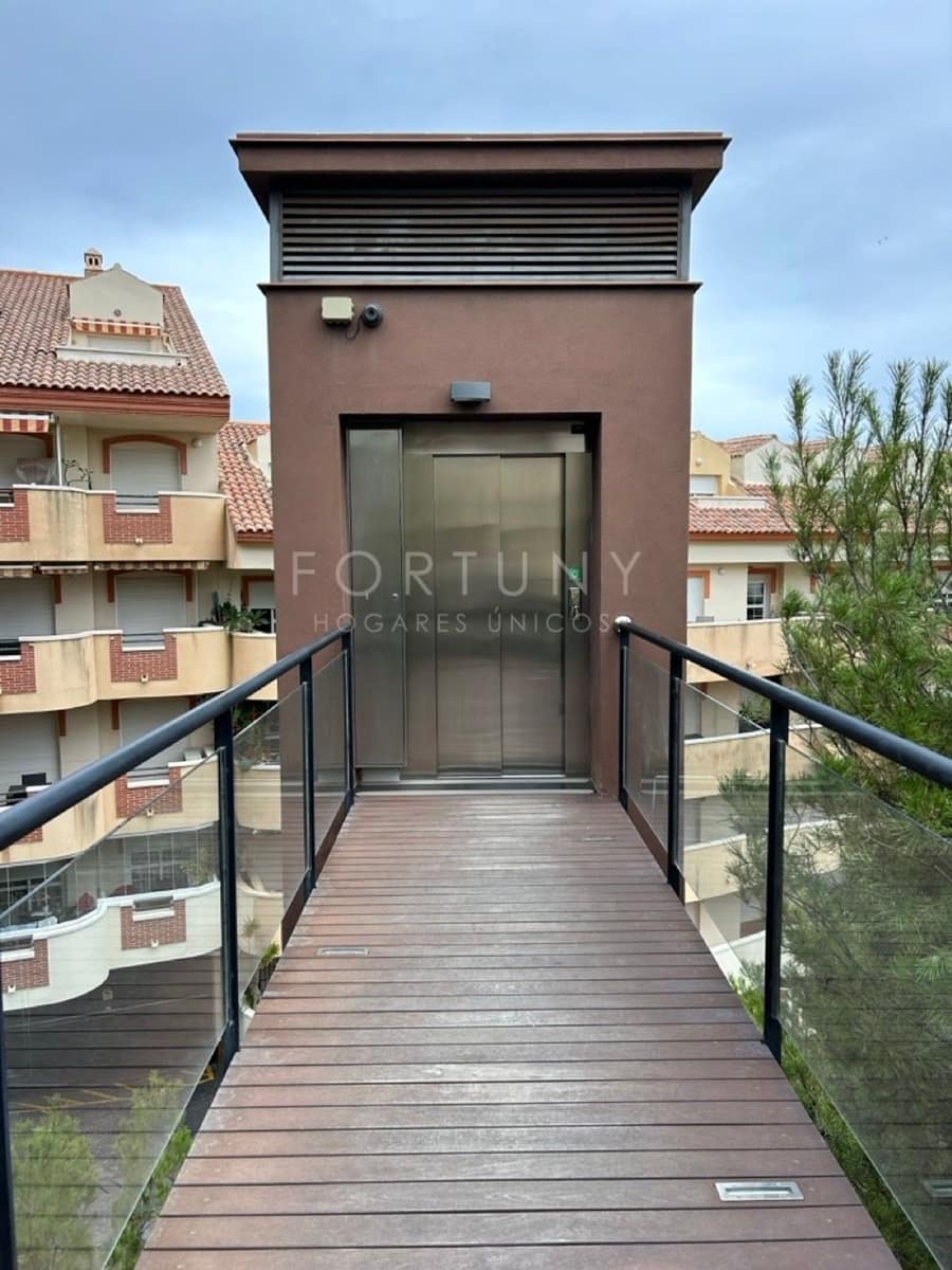 1 Zimmer Apartment zu vermieten in Torrequebrada mit Pool Garage - 1.200 € (Ref: 9848985)