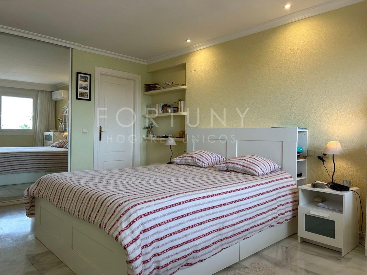 1 Zimmer Apartment zu vermieten in Torrequebrada mit Pool Garage - 1.200 € (Ref: 9848985)