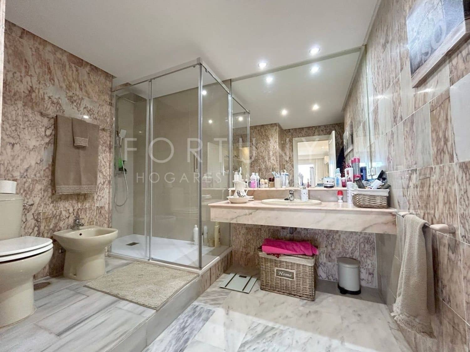 1 Zimmer Apartment zu vermieten in Torrequebrada mit Pool Garage - 1.200 € (Ref: 9848985)