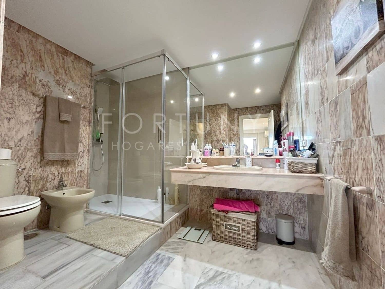 1 Zimmer Apartment zu vermieten in Torrequebrada mit Pool Garage - 1.200 € (Ref: 9848985)