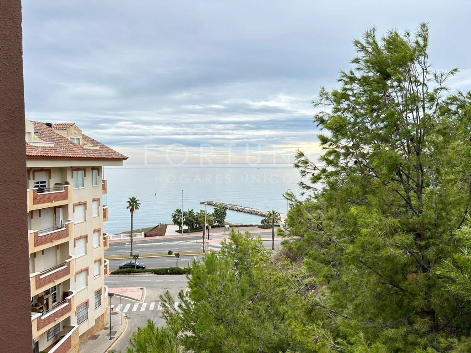 1 Zimmer Apartment zu vermieten in Torrequebrada mit Pool Garage - 1.200 € (Ref: 9848985)