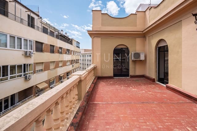 7 sovrum Lägenhet till salu i Ensanche Centro, Málaga stad med garage - 1 300 000 € (Ref: 9880551)