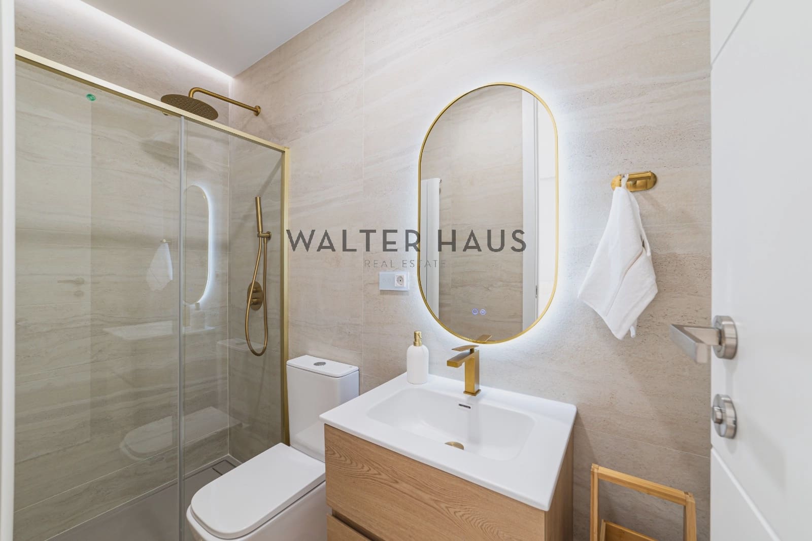 2 bedroom Flat for sale in Madrid city - € 1,350,000 (Ref: 10029612)