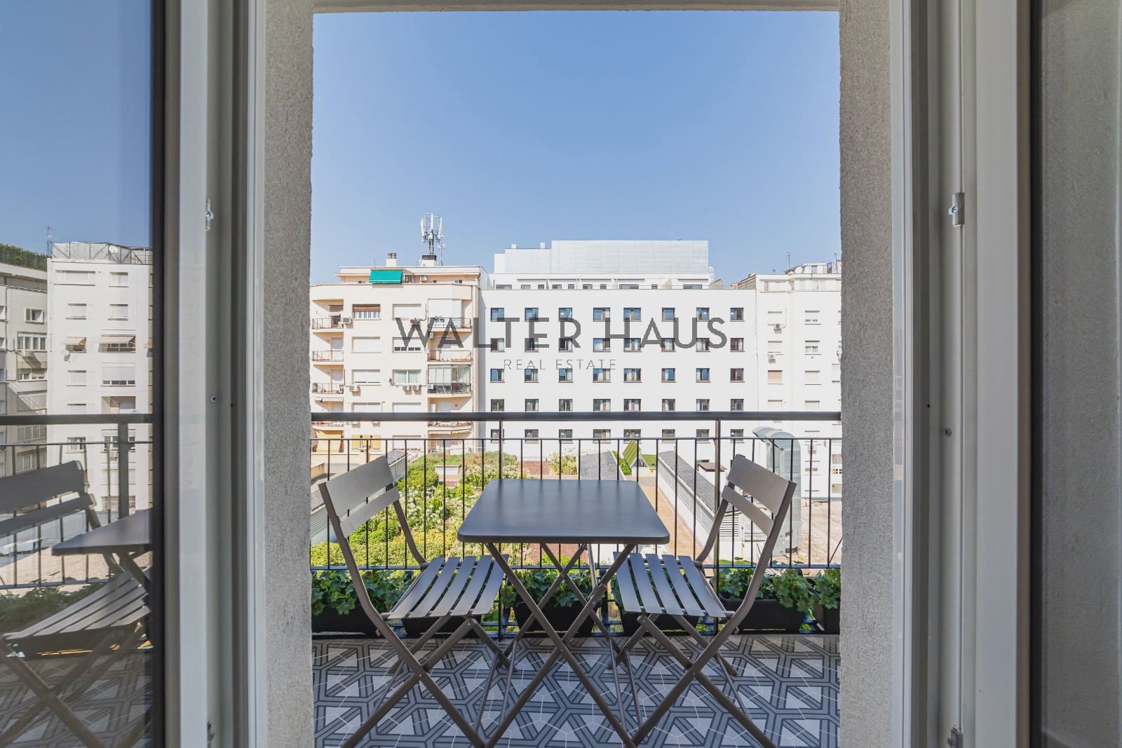2 bedroom Flat for sale in Madrid city - € 1,350,000 (Ref: 10029612)