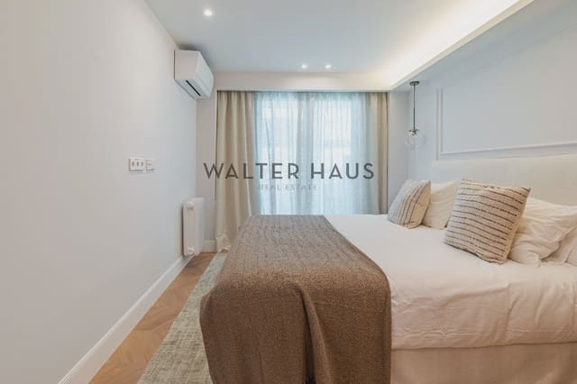 3 bedroom Flat for sale in Pacífico, Madrid city - € 1,495,000 (Ref: 10031191)