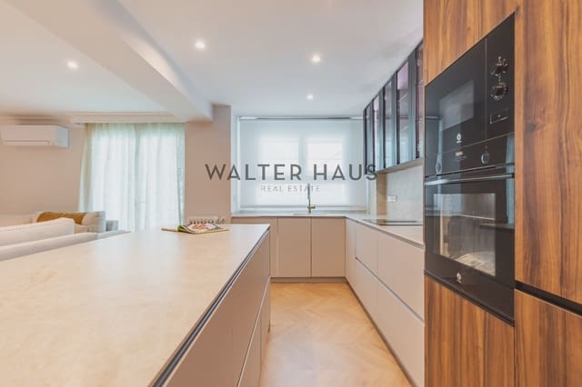 3 bedroom Flat for sale in Pacífico, Madrid city - € 1,495,000 (Ref: 10031191)