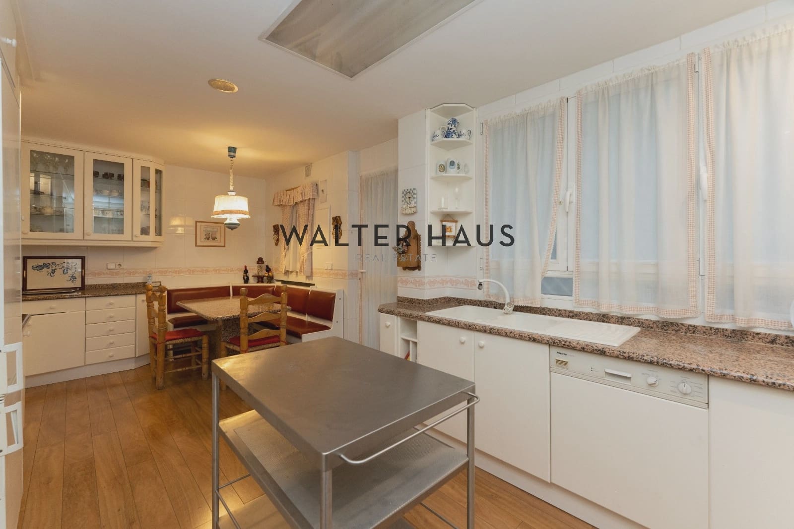 5 slaapkamer Flat te koop in Madrid stad - € 2.350.000 (Ref: 10035651)