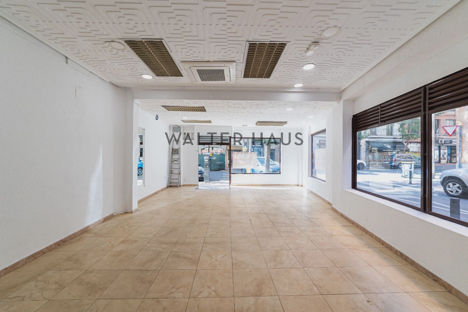 Local Comercial de 2 habitaciones en Madrid ciudad en venta - 585.000 € (Ref: 10046227)