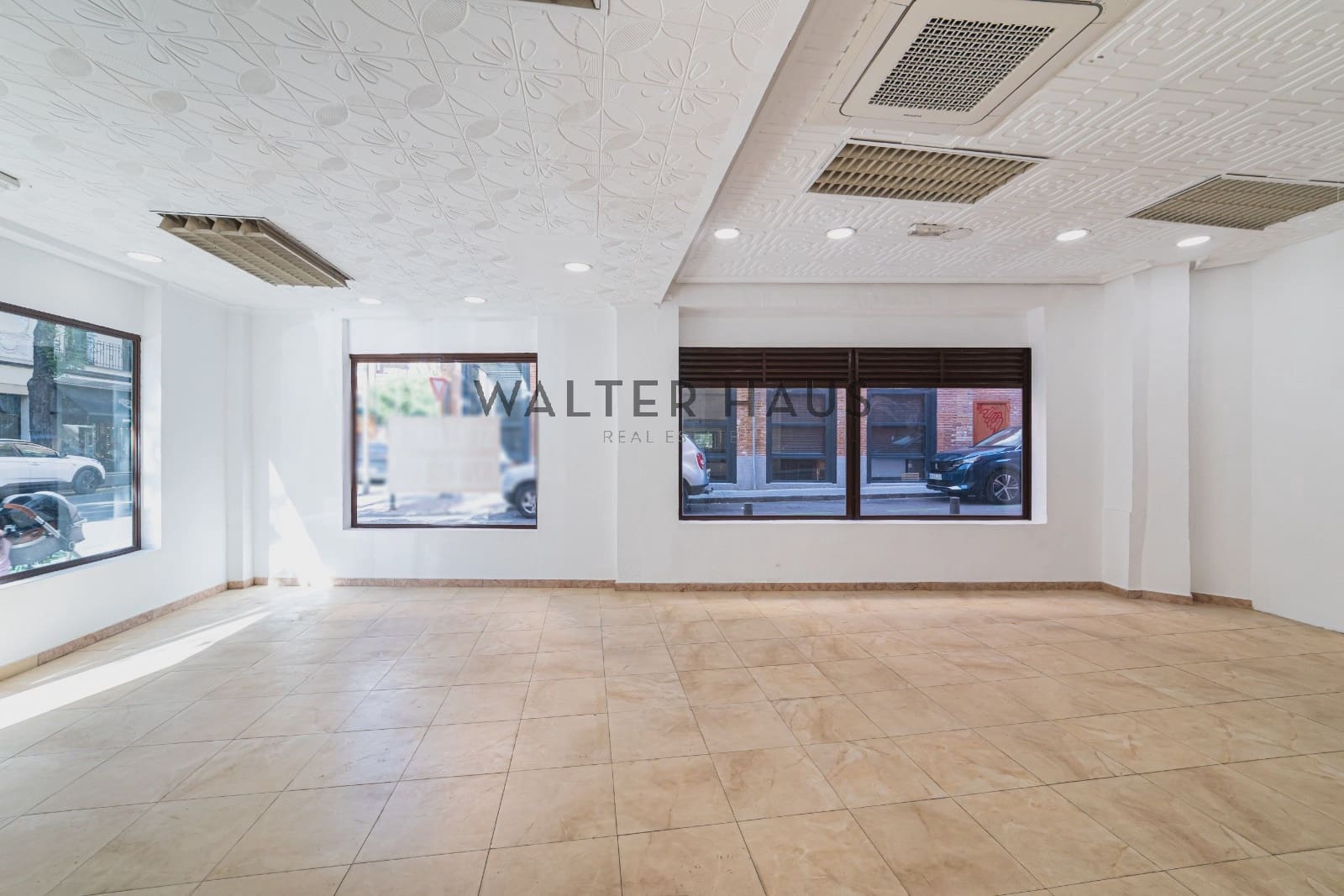 Local Comercial de 2 habitaciones en Madrid ciudad en venta - 585.000 € (Ref: 10046227)