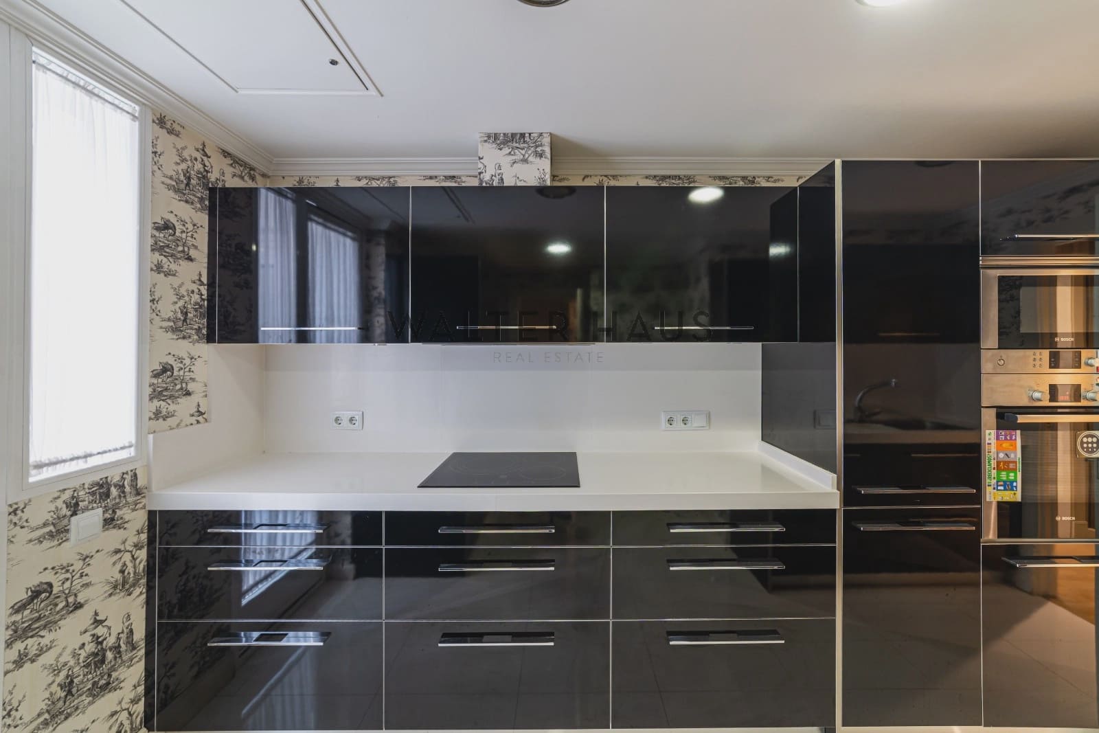 4 bedroom Flat for rent in Madrid city with pool garage - € 4,900 (Ref: 10046228)