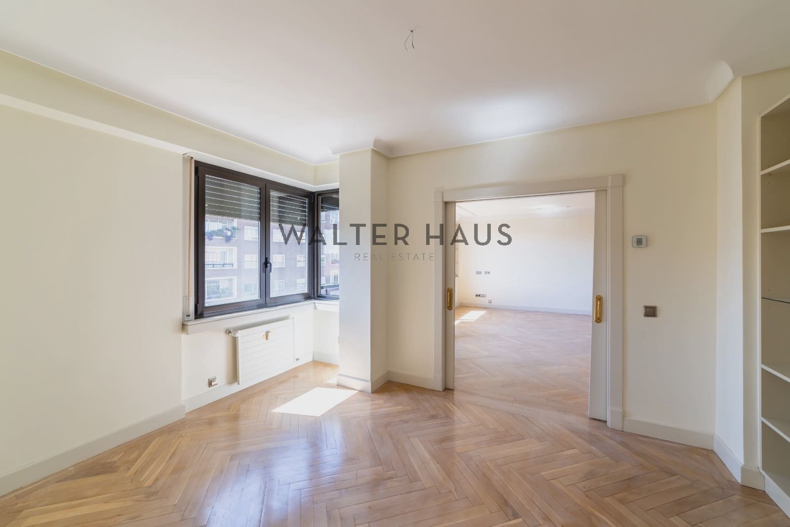 4 bedroom Flat for rent in Madrid city with pool garage - € 4,900 (Ref: 10046228)