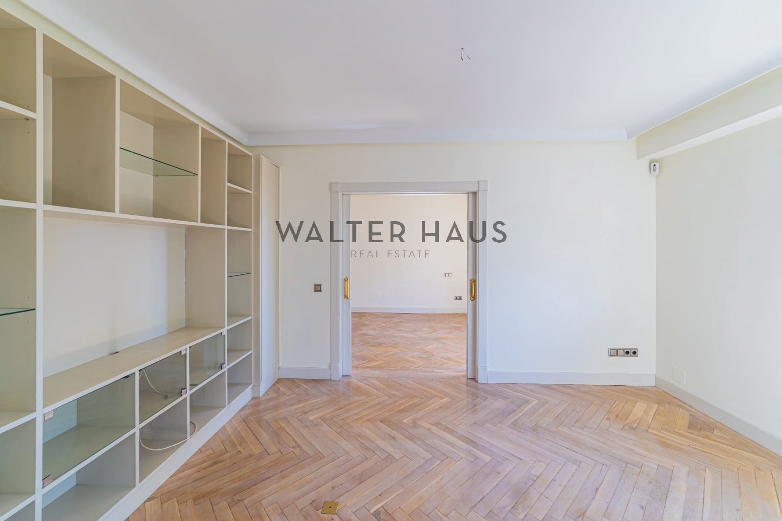 4 bedroom Flat for rent in Madrid city with pool garage - € 4,900 (Ref: 10046228)