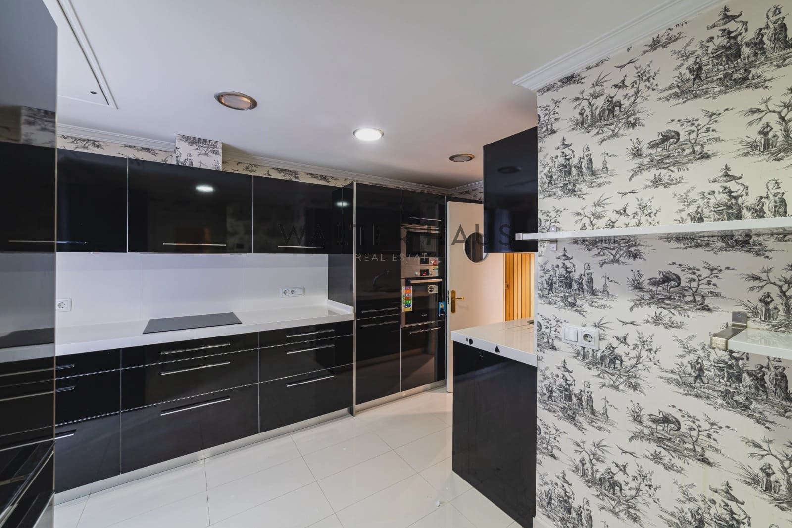 4 bedroom Flat for rent in Madrid city with pool garage - € 4,900 (Ref: 10046228)