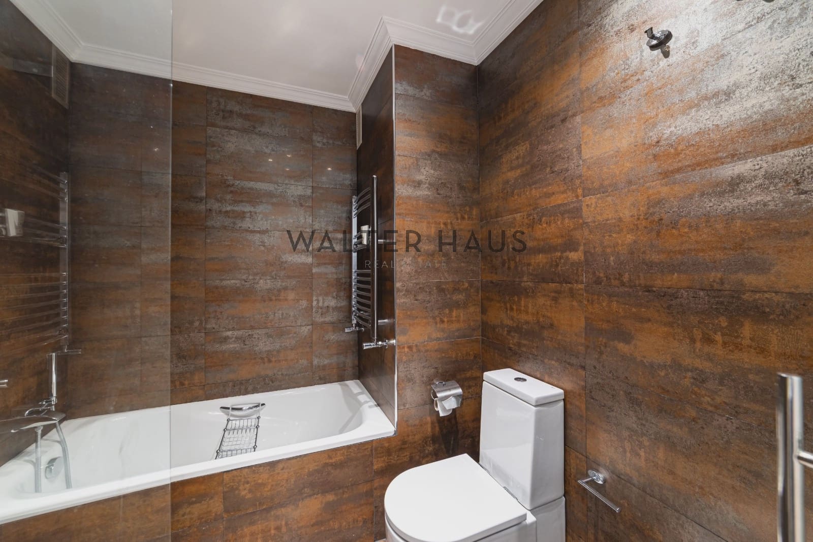4 bedroom Flat for rent in Madrid city with pool garage - € 4,900 (Ref: 10046228)