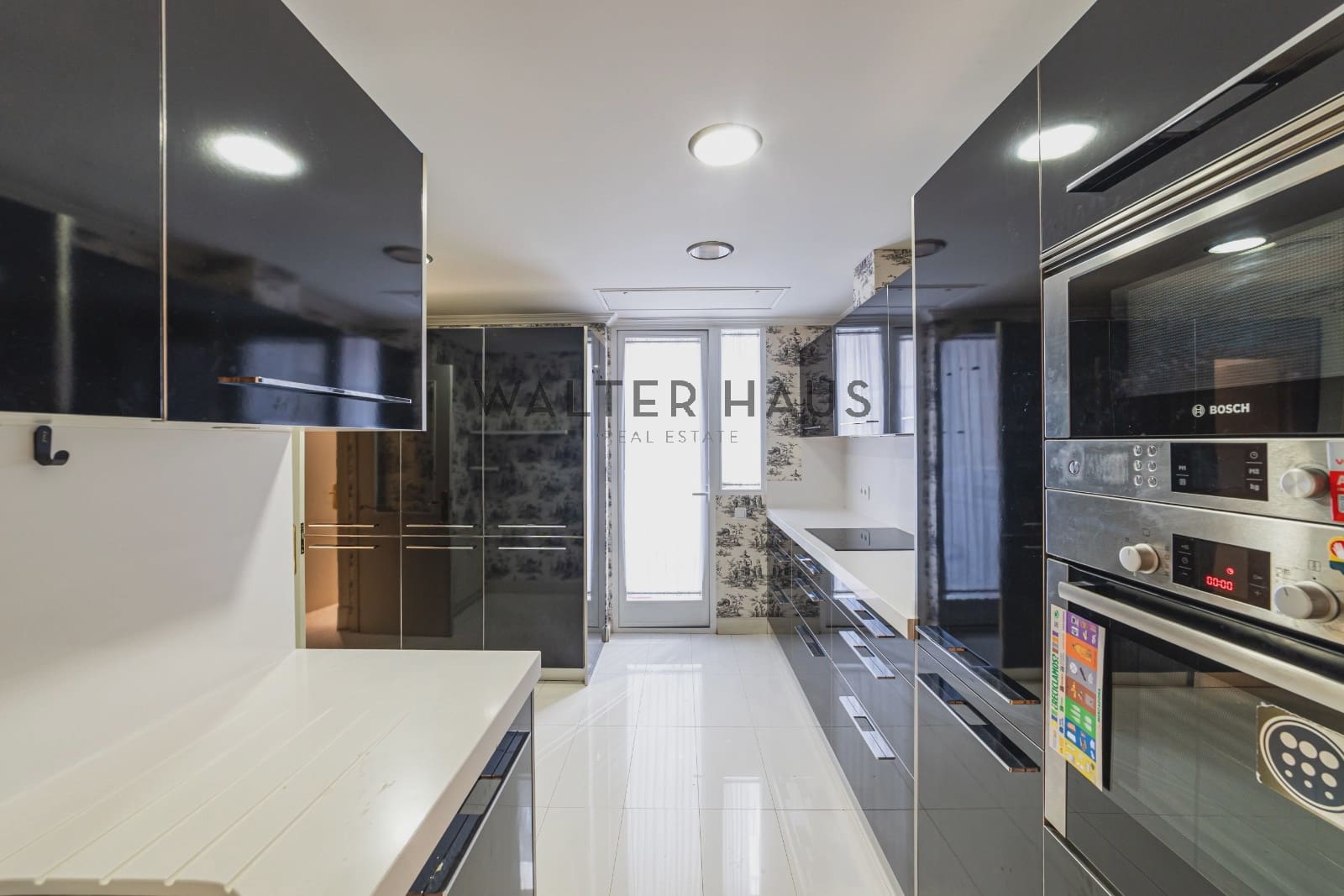 4 bedroom Flat for rent in Madrid city with pool garage - € 4,900 (Ref: 10046228)