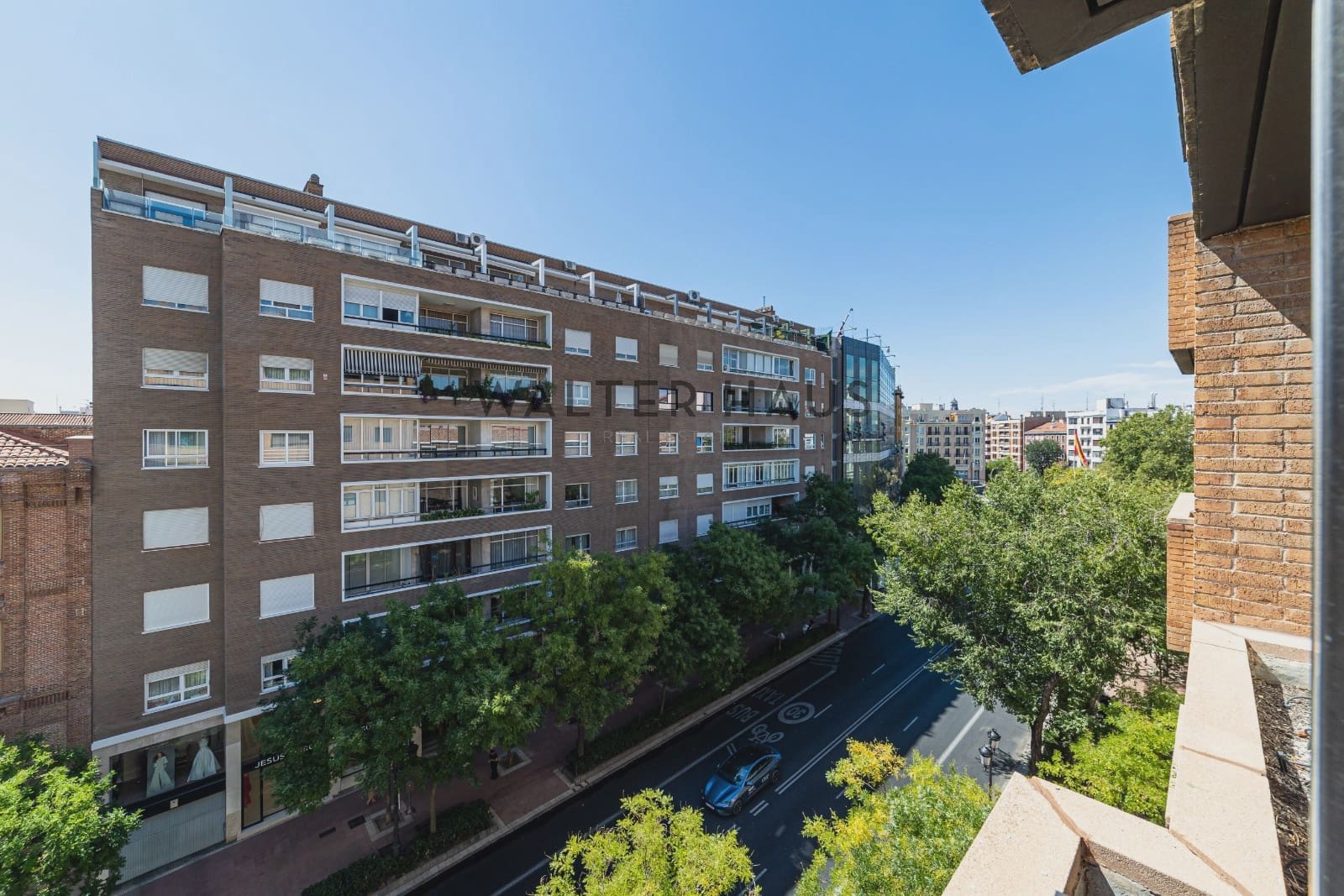 4 bedroom Flat for rent in Madrid city with pool garage - € 4,900 (Ref: 10046228)