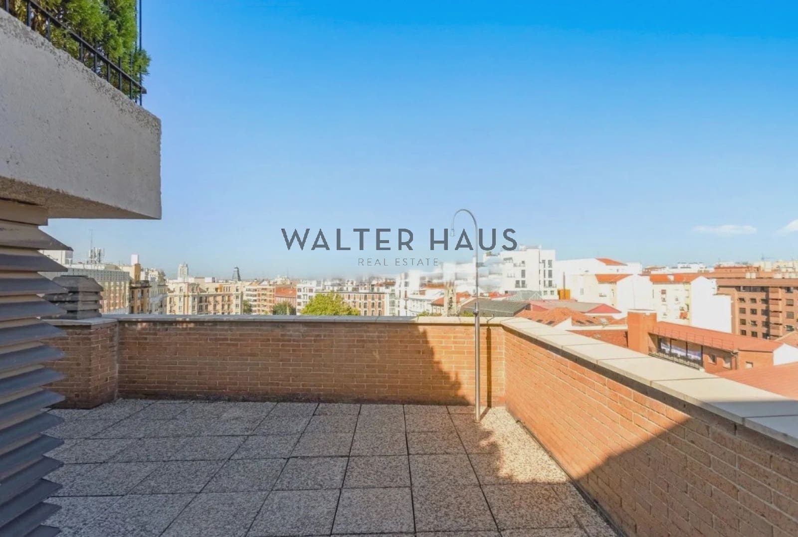 4 bedroom Flat for rent in Madrid city with pool garage - € 4,900 (Ref: 10046228)