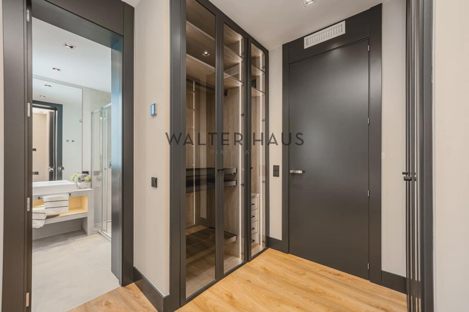 3 soveværelse Lejlighed til salg i Madrid by - € 2.100.000 (Ref: 10054441)