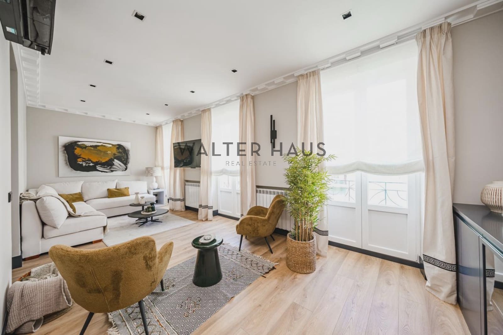 3 soveværelse Lejlighed til salg i Madrid by - € 2.100.000 (Ref: 10054441)