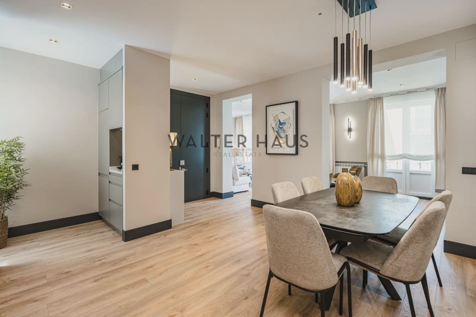 3 soveværelse Lejlighed til salg i Madrid by - € 2.100.000 (Ref: 10054441)