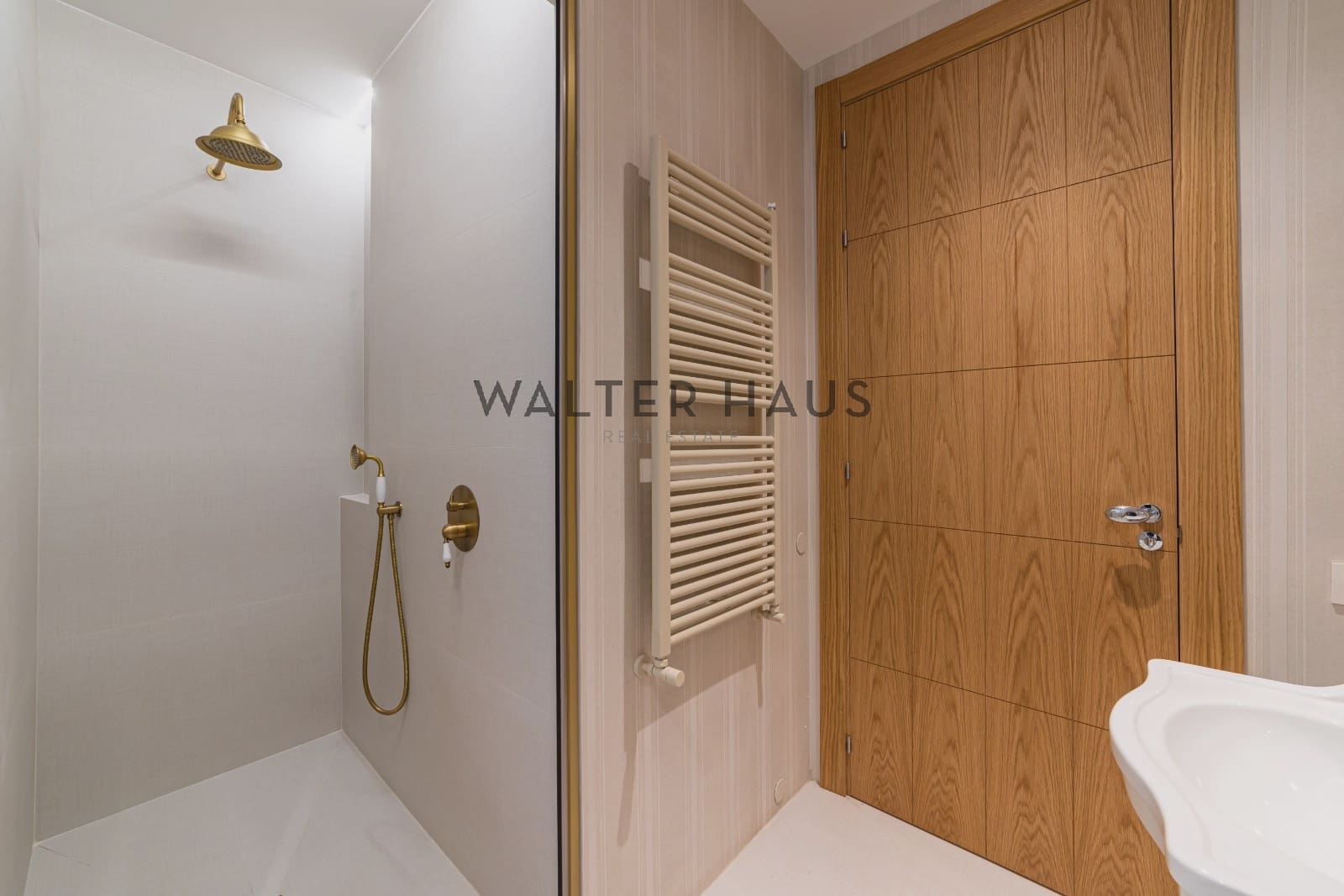 Piso de 3 habitaciones en Madrid ciudad en alquiler - 4.200 € (Ref: 10060682)
