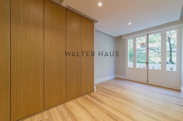Piso de 3 habitaciones en Almagro, Madrid ciudad en alquiler - 4.200 € (Ref: 10060682)