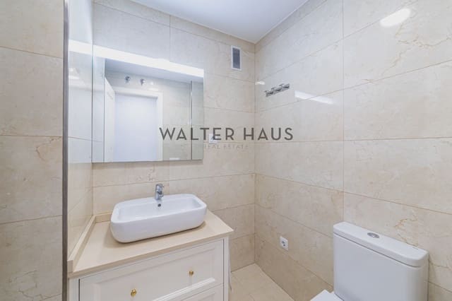 3 soverom Penthouse til salgs i Rios Rosas, Madrid by - € 1 050 000 (Ref: 10088737)