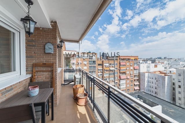 3 soverom Penthouse til salgs i Rios Rosas, Madrid by - € 1 050 000 (Ref: 10088737)