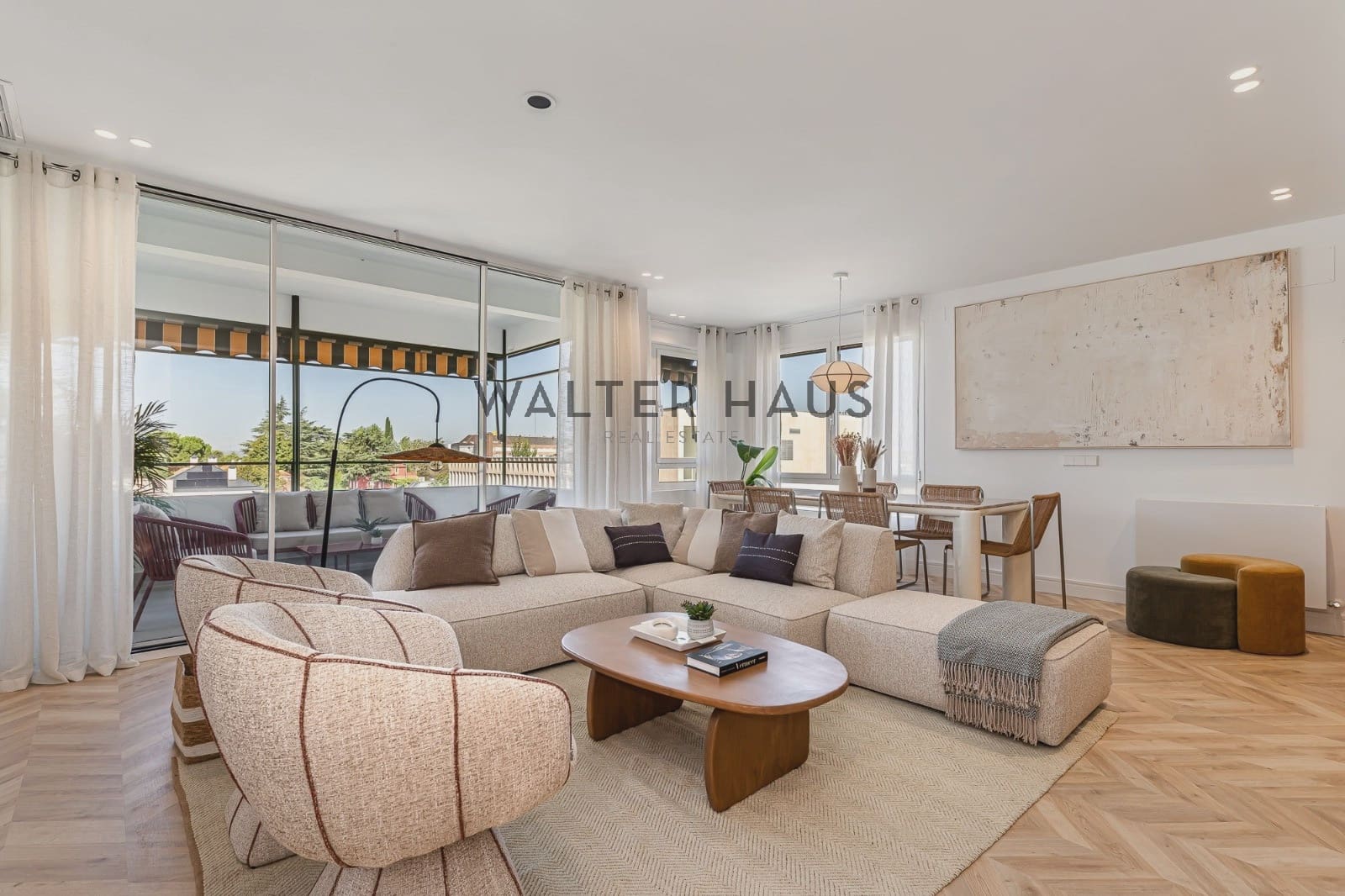 Piso de 4 habitaciones en Madrid ciudad en venta con piscina garaje - 1.399.000 € (Ref: 10093767)