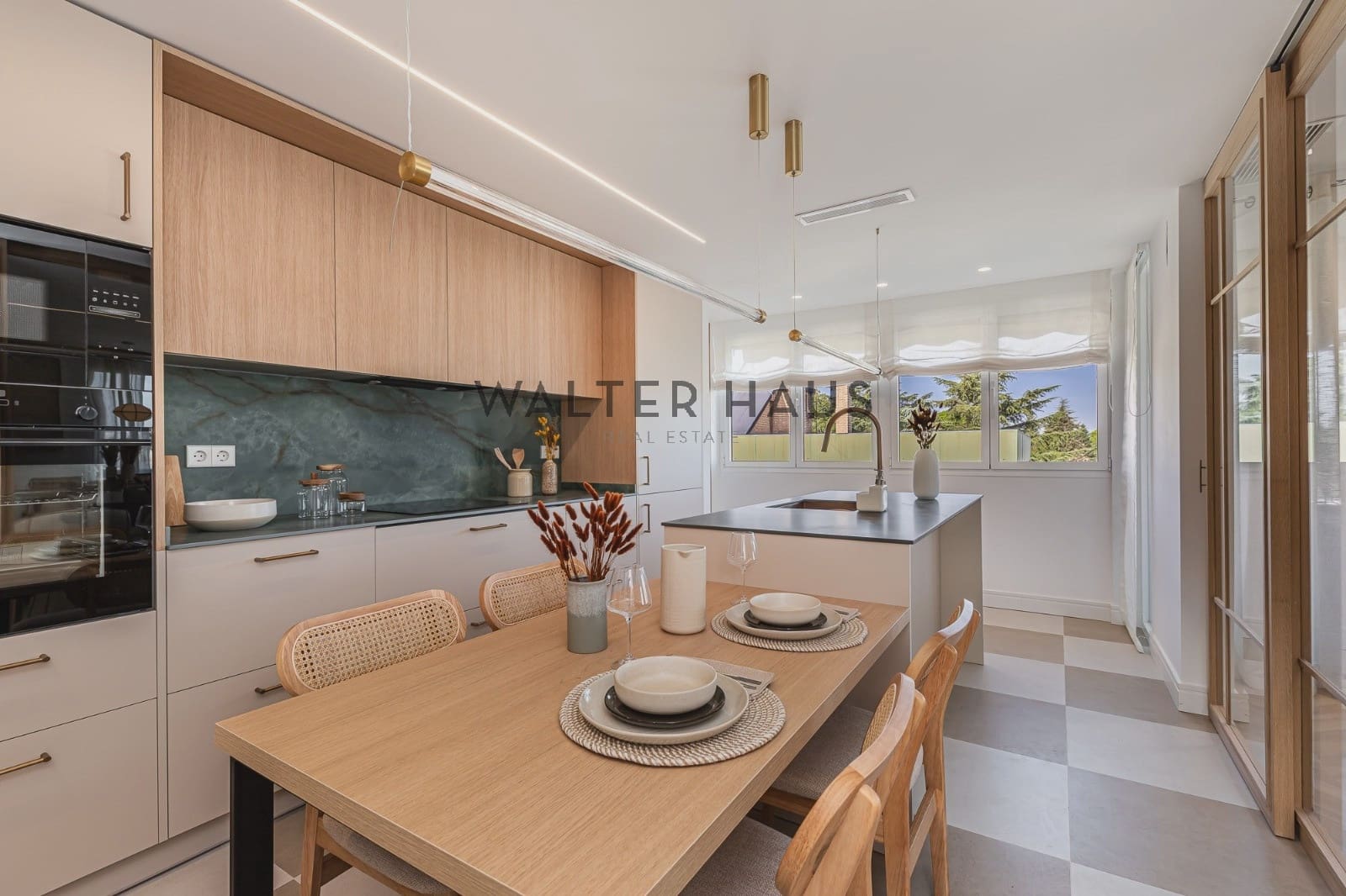 Piso de 4 habitaciones en Madrid ciudad en venta con piscina garaje - 1.399.000 € (Ref: 10093767)