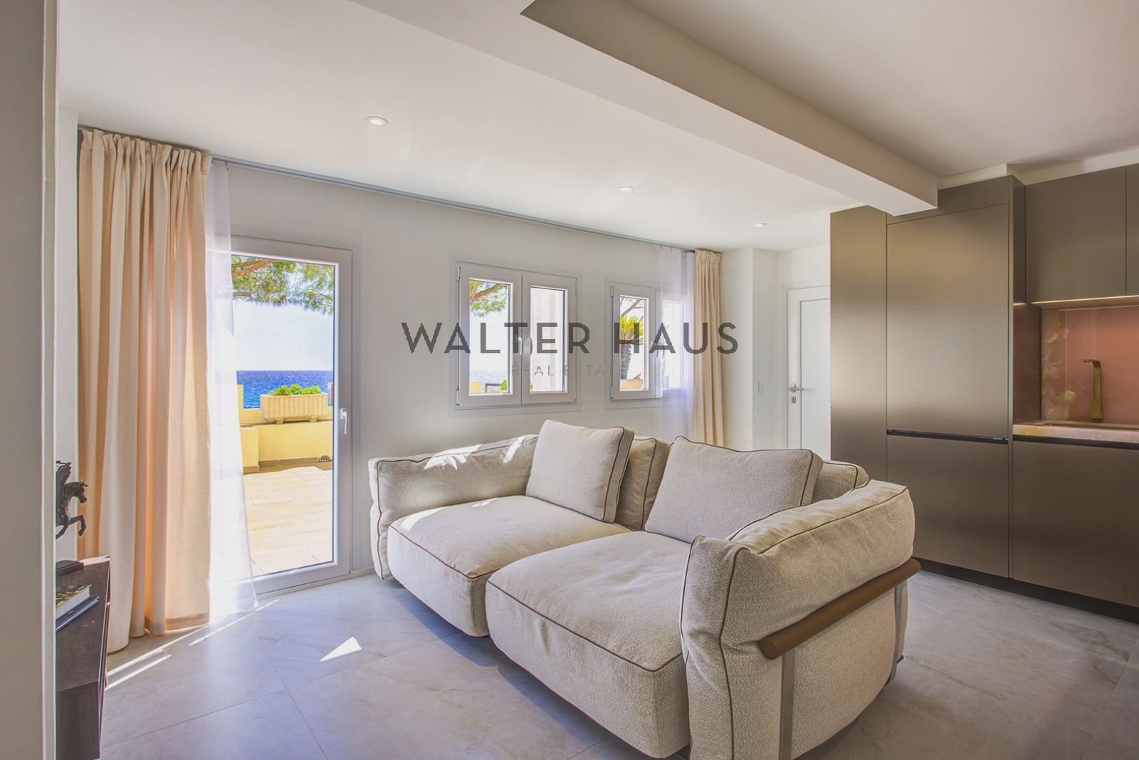 2 bedroom Flat for sale in Platja d'Aro with garage - € 380,000 (Ref: 10093833)
