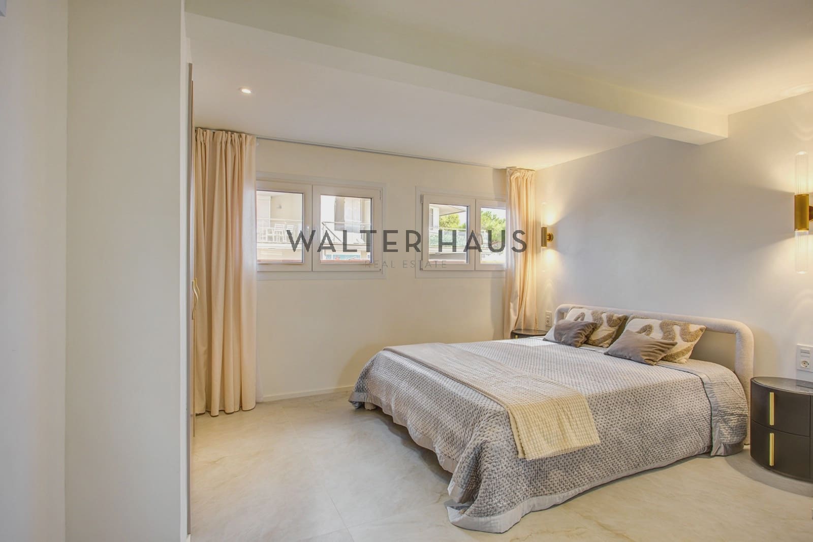 2 bedroom Flat for sale in Platja d'Aro with garage - € 380,000 (Ref: 10093833)