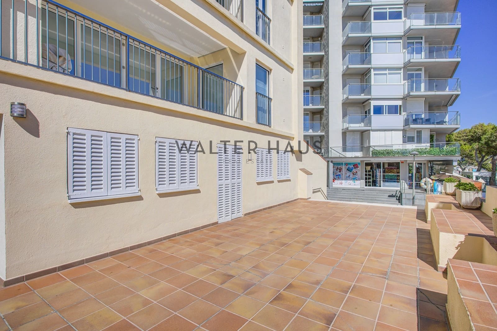 2 bedroom Flat for sale in Platja d'Aro with garage - € 380,000 (Ref: 10093833)