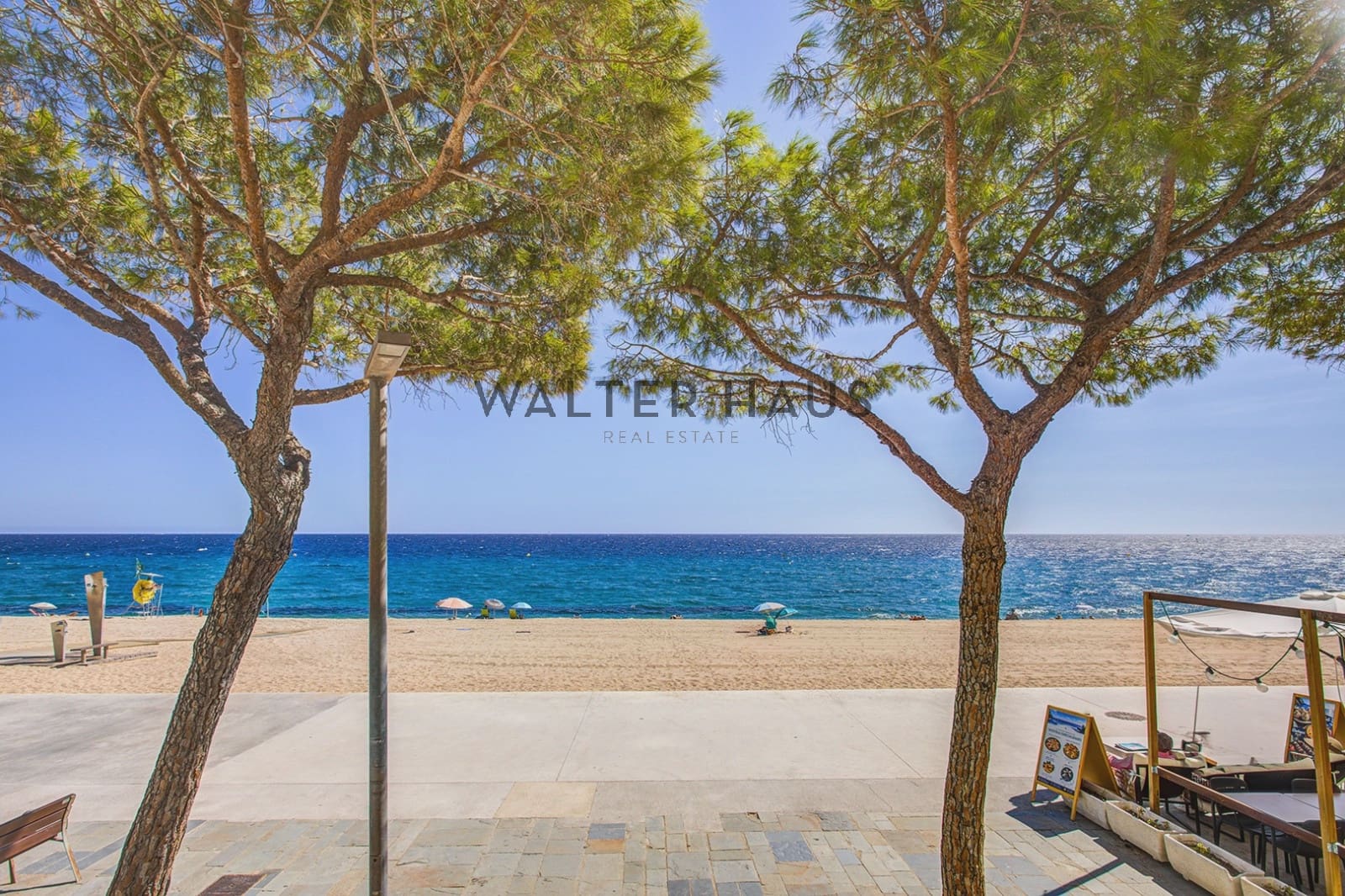 2 bedroom Flat for sale in Platja d'Aro with garage - € 380,000 (Ref: 10093833)
