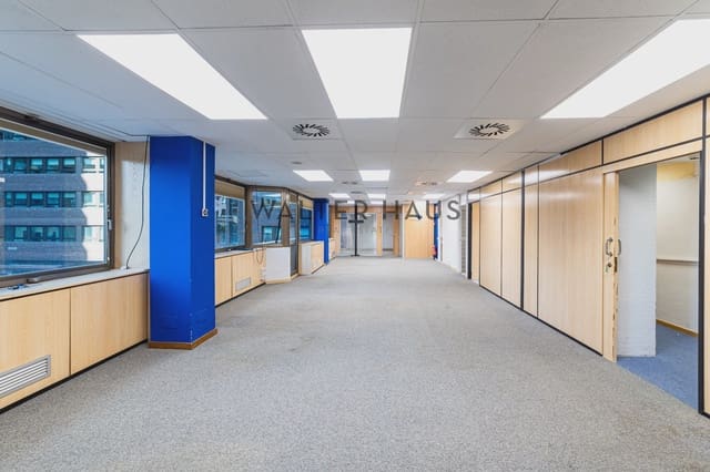 6 soveværelse Kontor til leje i Castillejos, Madrid by med garage - € 4.900 (Ref: 10093834)
