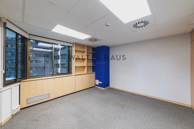 6 soveværelse Kontor til leje i Castillejos, Madrid by med garage - € 4.900 (Ref: 10093834)