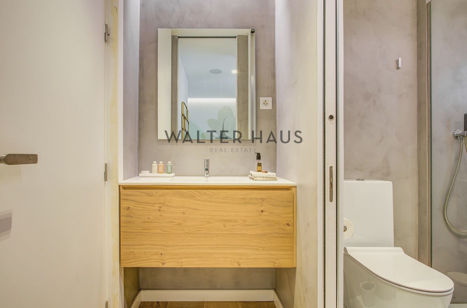 3 bedroom Penthouse for sale in Barcelona city - € 1,850,000 (Ref: 10095817)