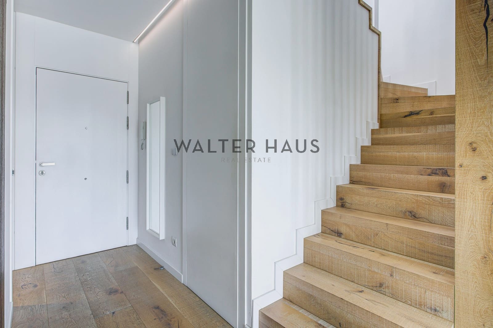 3 bedroom Penthouse for sale in Barcelona city - € 1,850,000 (Ref: 10095817)