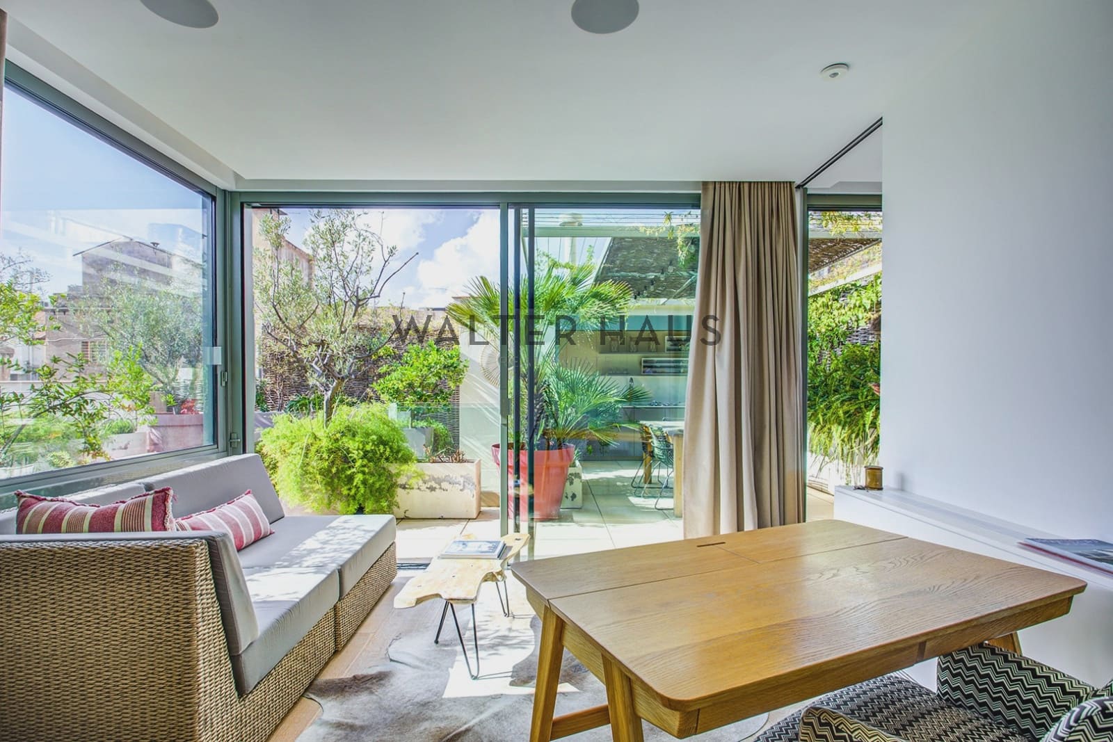 3 bedroom Penthouse for sale in Barcelona city - € 1,850,000 (Ref: 10095817)